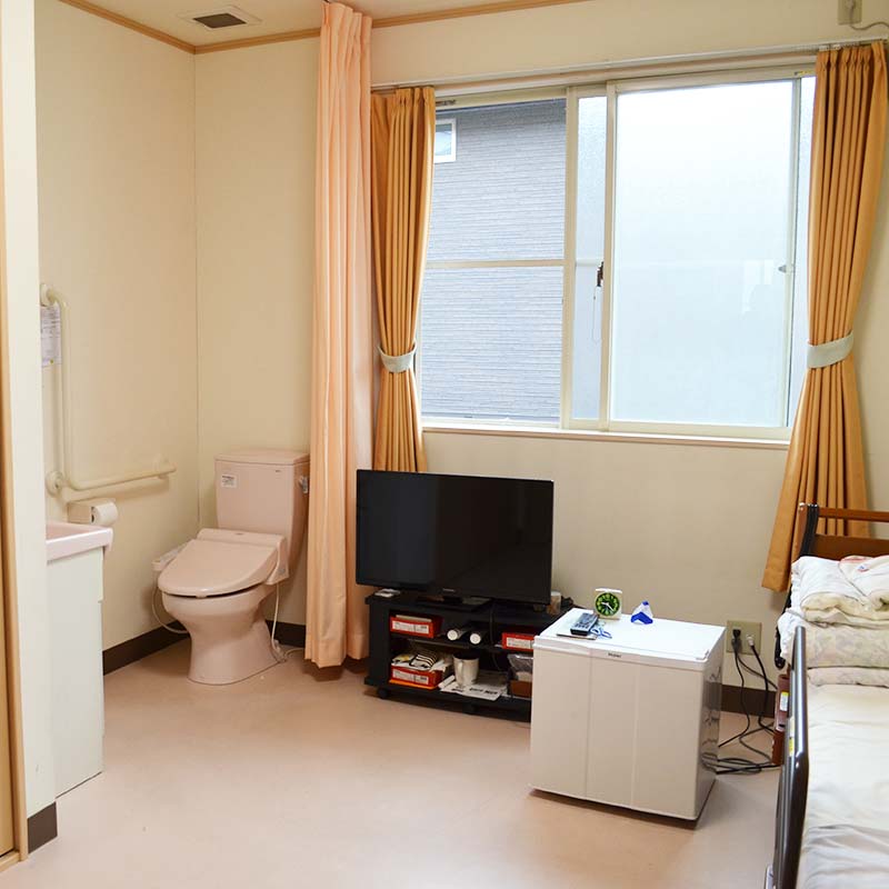 福津老人ホームのトイレ付き個室部屋